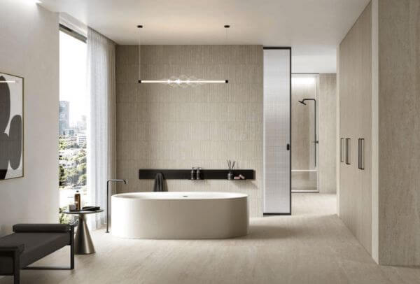 Bathroom with marble tiles | Afoi Deli Bathroom with marble tiles | Afoi Deli